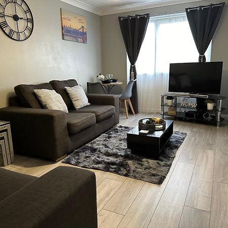 Modern Cosy Warm Home With Free Parking Chelmsford Buitenkant foto