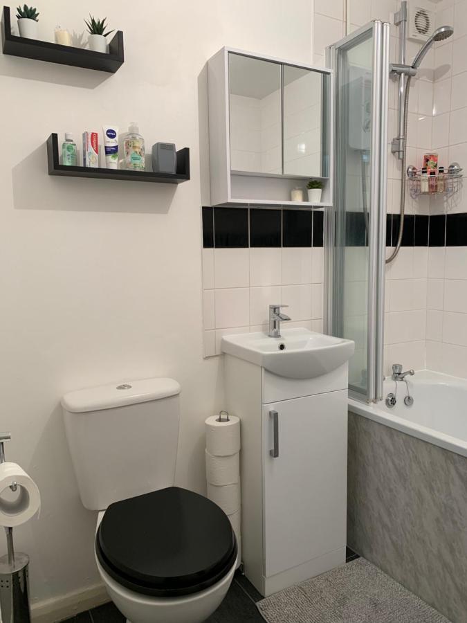 Modern Cosy Warm Home With Free Parking Chelmsford Buitenkant foto